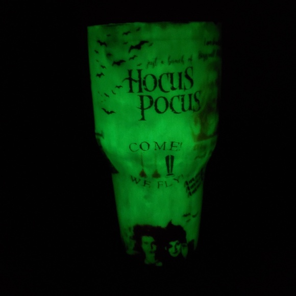 glow in the dark tumbler